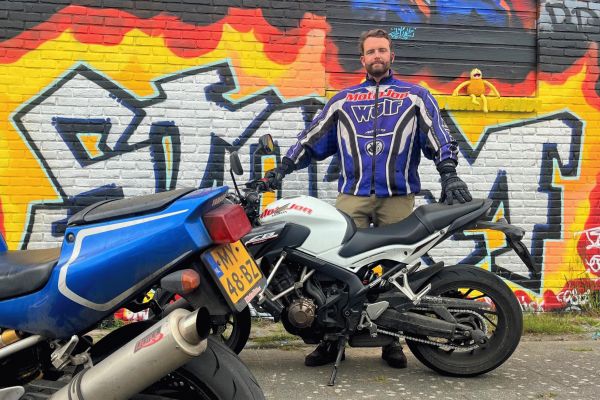 Barend uit Amsterdam is geslaagd bij MotoJon Motorrijschool