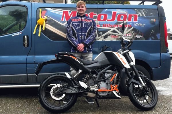 Thijs uit Hilversum is geslaagd bij MotoJon Motorrijschool