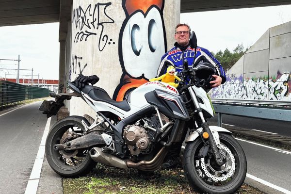 Ronald uit Loosdrecht is geslaagd bij MotoJon Motorrijschool