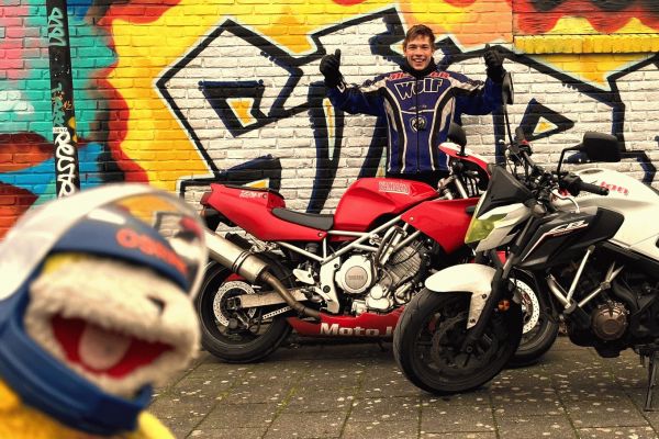 Felix uit Driemond is geslaagd bij MotoJon Motorrijschool