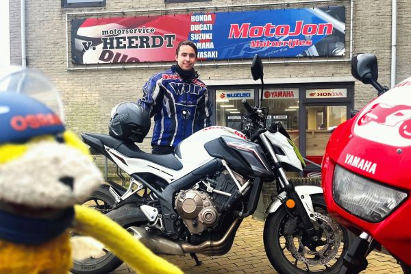 Emiel uit Almere is geslaagd bij MotoJon Motorrijschool