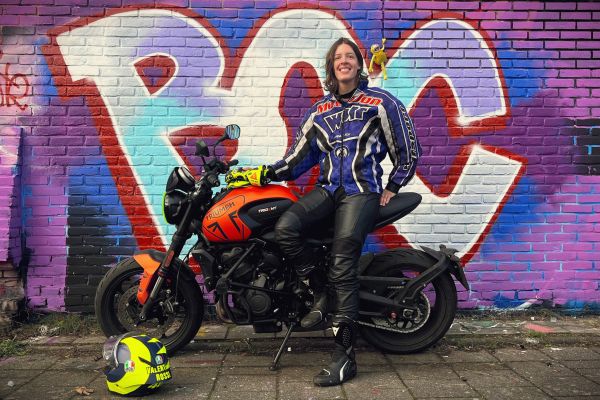 Maxime uit Hilversum is geslaagd bij MotoJon Motorrijschool