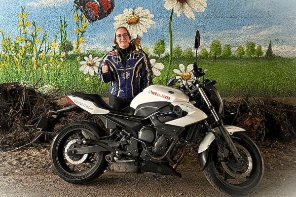 Daniëlle uit Hilversum is geslaagd bij MotoJon Motorrijschool