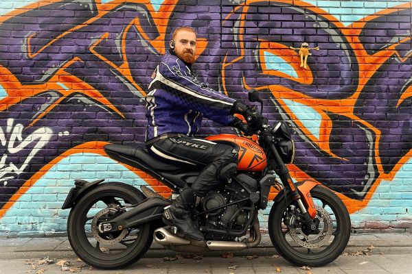 Jochem uit Laren is geslaagd bij MotoJon Motorrijschool