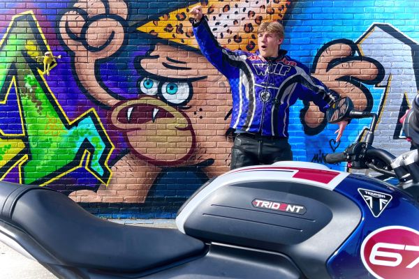 Thijs uit Hilversum is geslaagd bij MotoJon Motorrijschool