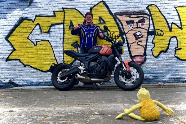 Elia uit Hilversum is geslaagd bij MotoJon Motorrijschool