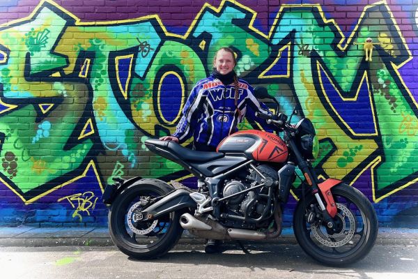 Alissa uit Kortenhoef is geslaagd bij MotoJon Motorrijschool
