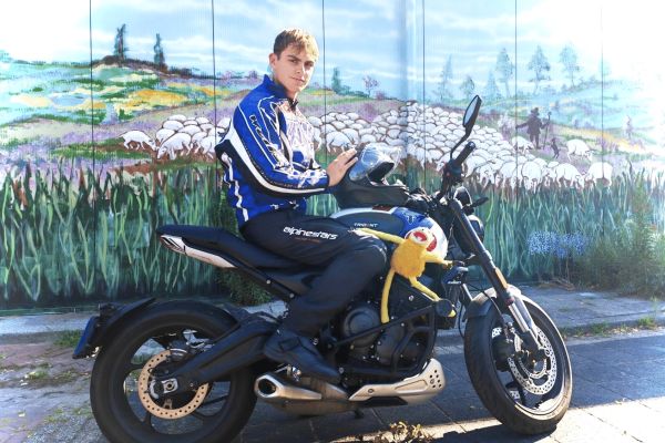 Mats uit Eemdijk is geslaagd bij MotoJon Motorrijschool