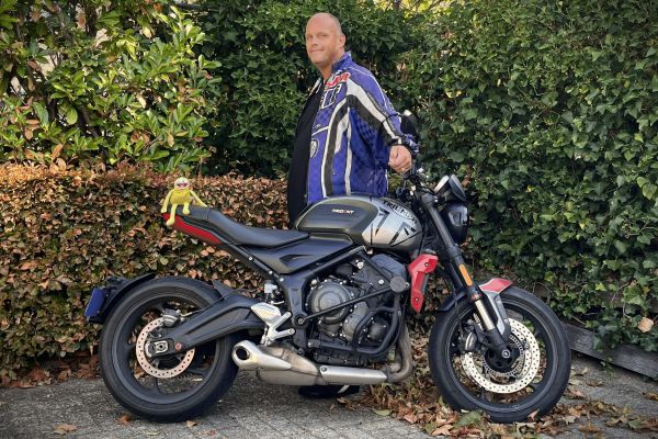 Danny uit Huizen is geslaagd bij MotoJon Motorrijschool