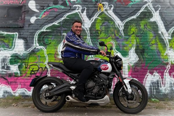 Stan uit Hilversum is geslaagd bij MotoJon Motorrijschool
