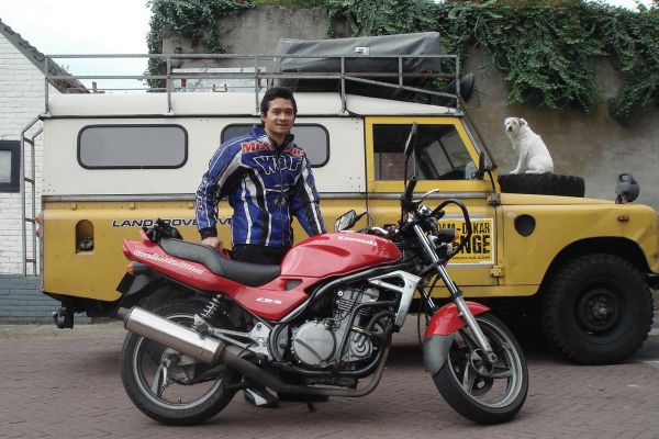 Ramon uit Amsterdam is geslaagd bij MotoJon Motorrijschool