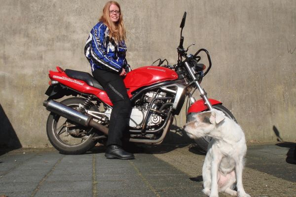 Ellen uit Hilversum is geslaagd bij MotoJon Motorrijschool