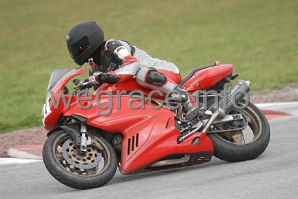 Aeneas uit Hilversum is geslaagd bij MotoJon Motorrijschool