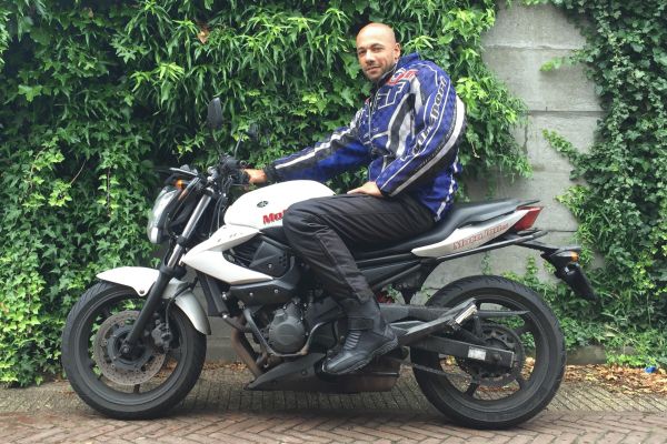 Wensley uit Utrecht is geslaagd bij MotoJon Motorrijschool