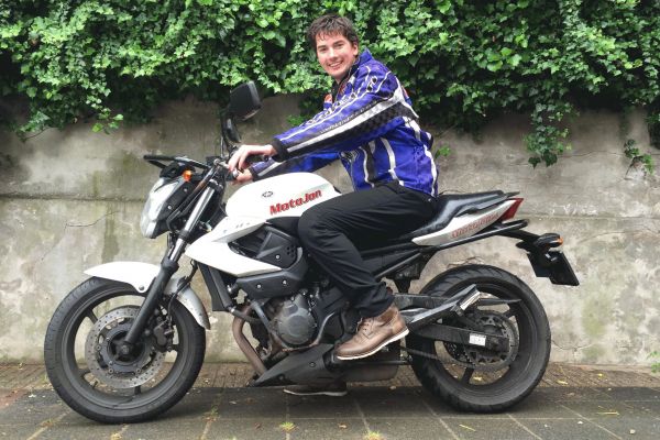 Mark uit Nederhorst den Berg is geslaagd bij MotoJon Motorrijschool
