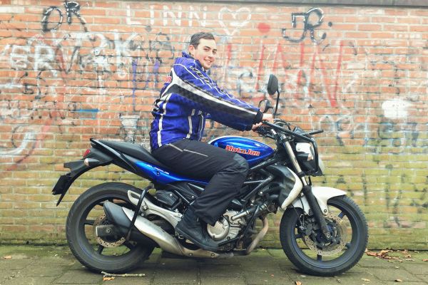 Raoul uit Kortenhoef is geslaagd bij MotoJon Motorrijschool