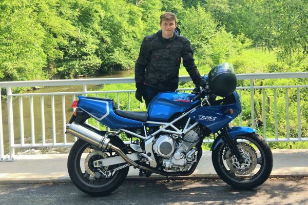 Steijn uit Hilversum is geslaagd bij MotoJon Motorrijschool