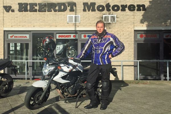 Louis uit Hilversum is geslaagd bij MotoJon Motorrijschool