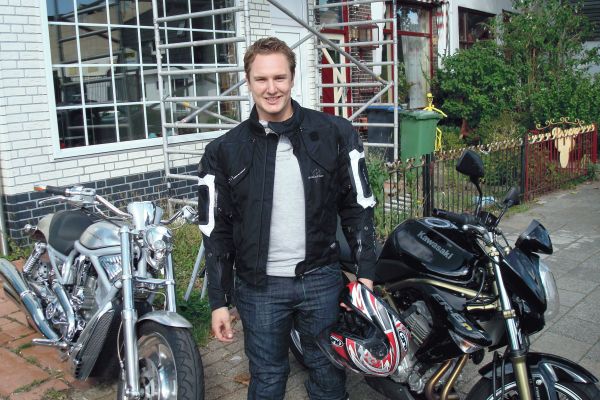 Michael uit Hilversum is geslaagd bij MotoJon Motorrijschool