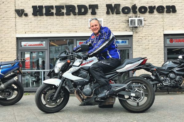 Jarno uit Hilversum is geslaagd bij MotoJon Motorrijschool