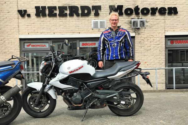 Sjors uit Hilversum is geslaagd bij MotoJon Motorrijschool