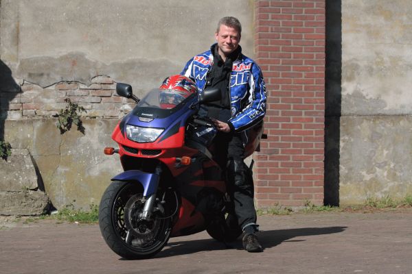 Erik uit Hilversum is geslaagd bij MotoJon Motorrijschool