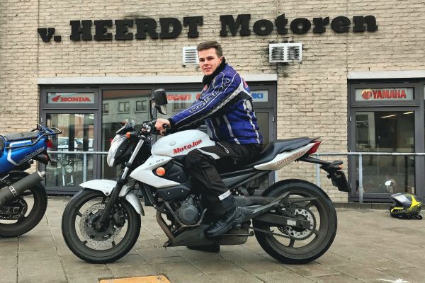 Rick uit Huizen is geslaagd bij MotoJon Motorrijschool
