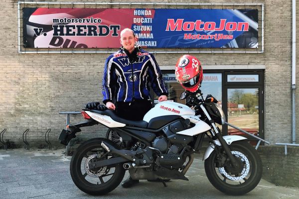 Arjon uit Hilversum is geslaagd bij MotoJon Motorrijschool