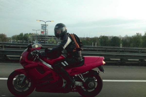 Jacob uit Hilversum is geslaagd bij MotoJon Motorrijschool