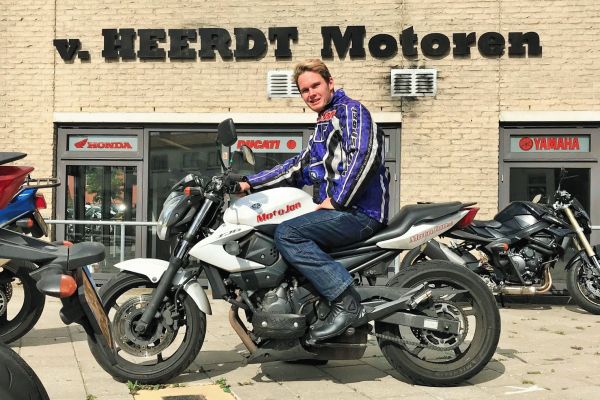 Pieter uit Blaricum is geslaagd bij MotoJon Motorrijschool