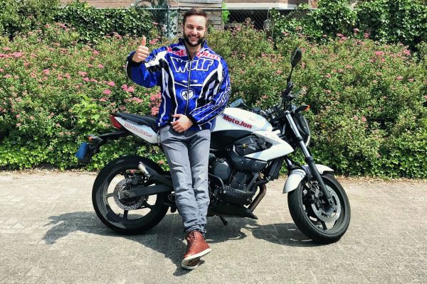 Lars uit Hilversum is geslaagd bij MotoJon Motorrijschool