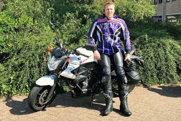 Toon uit Utrecht is geslaagd bij MotoJon Motorrijschool